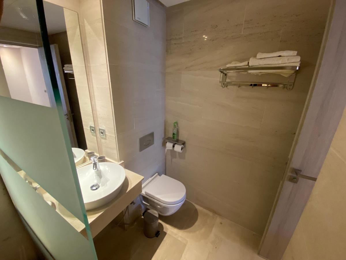 Tres Beau Studio A Ain Diab Casablanca Exterior photo